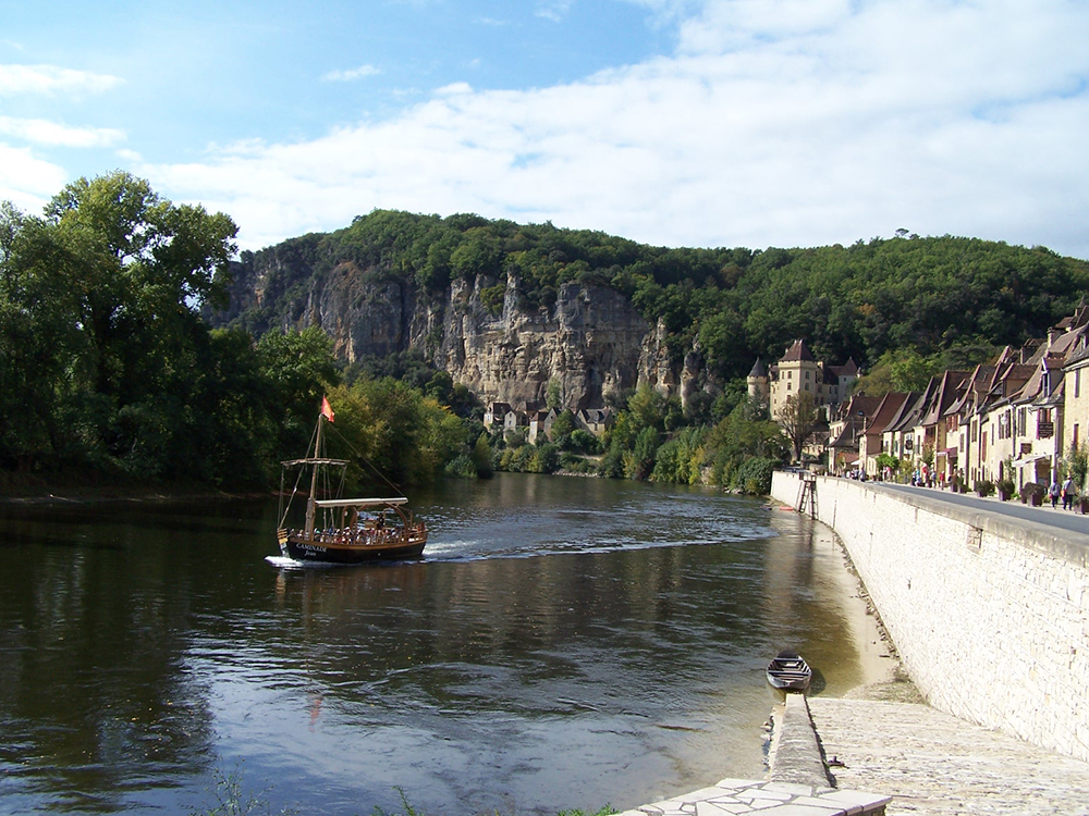 La Roque-Gageac on the tranquil Dordogne