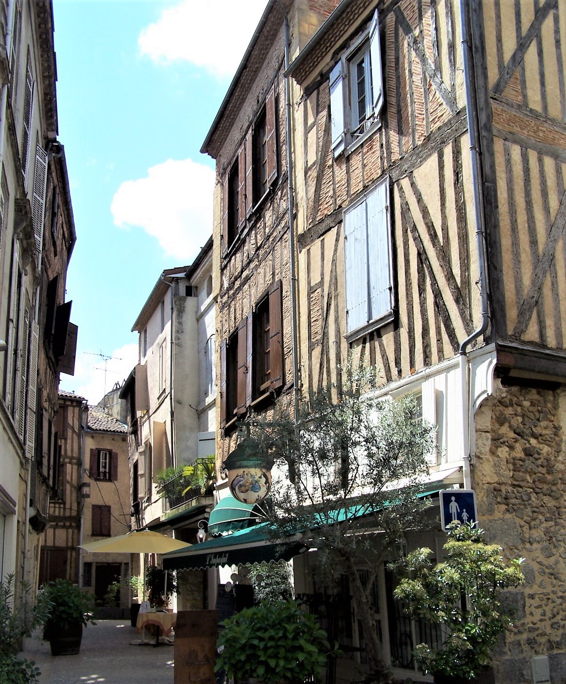 Beautiful Bergerac - great shopping, excellent dining!